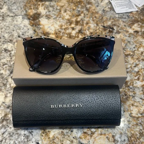 Burberry | Accessories | Burberry Black Wayfarer Sunglasses 